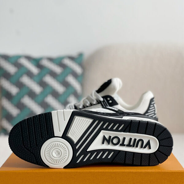 LV Trainer Sneaker Black - Image 5